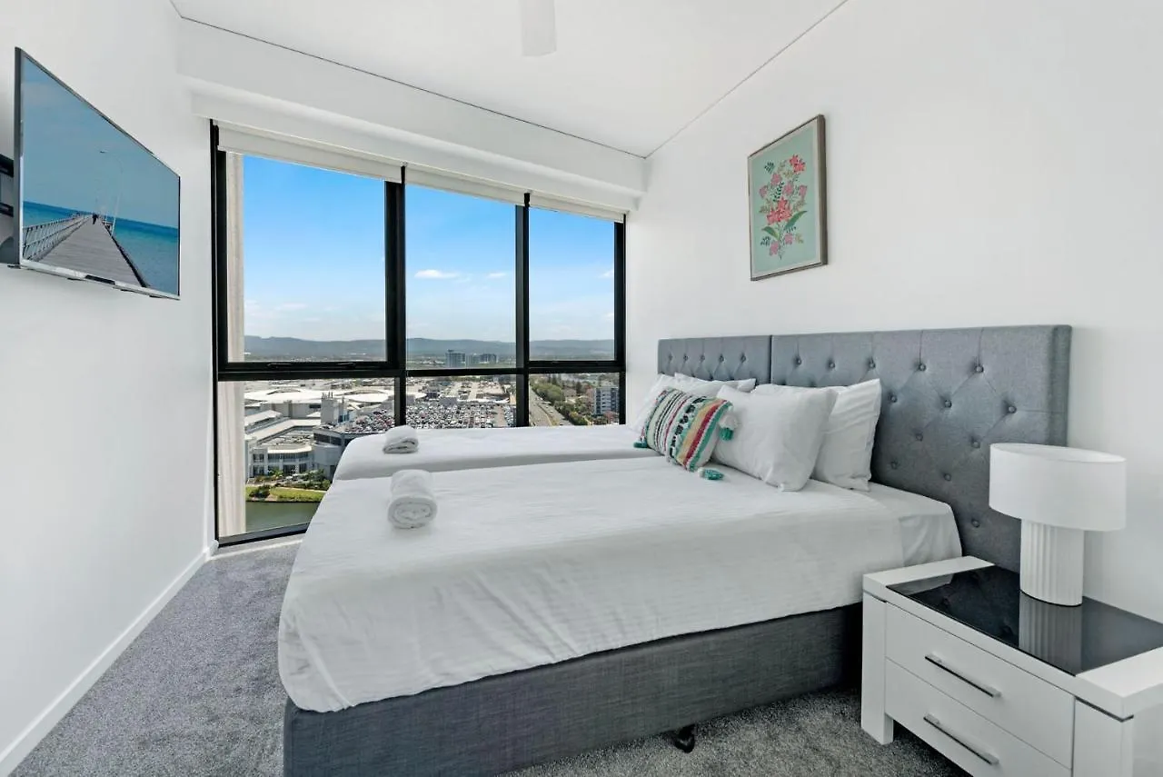 Fresh & Modern 2 Bedroom Apartment In Sierra Grand - Coasthm Gold Coast