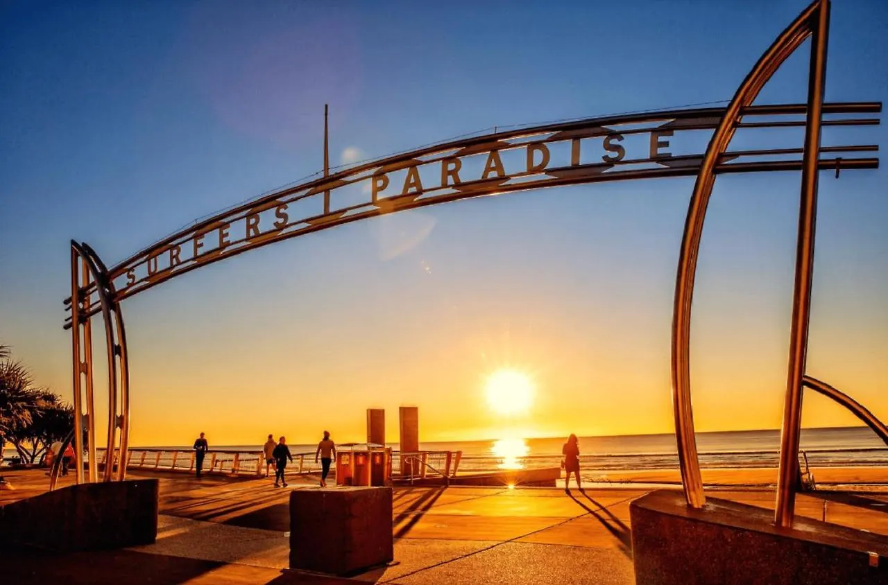 Fresh & Modern 2 Bedroom Apartment In Sierra Grand - Coasthm Gold Coast