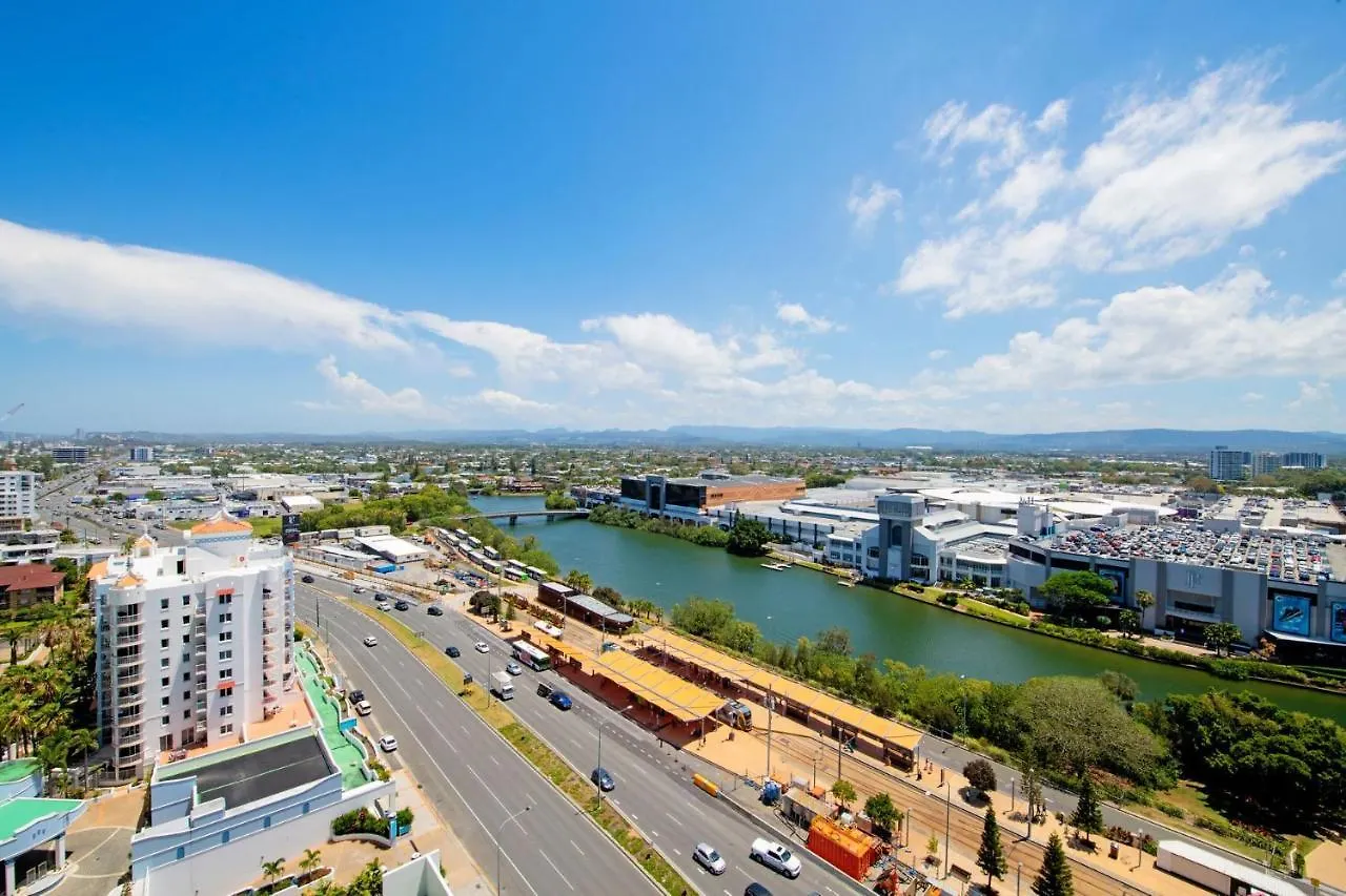 Fresh & Modern 2 Bedroom Apartment In Sierra Grand - Coasthm Gold Coast 0*,