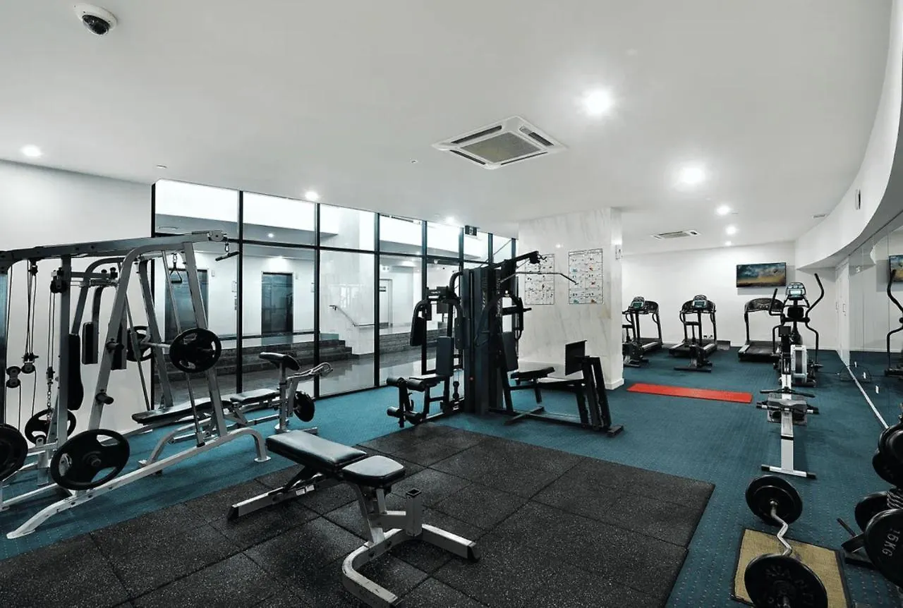 Fresh & Modern 2 Bedroom Apartment In Sierra Grand - Coasthm Gold Coast Australien