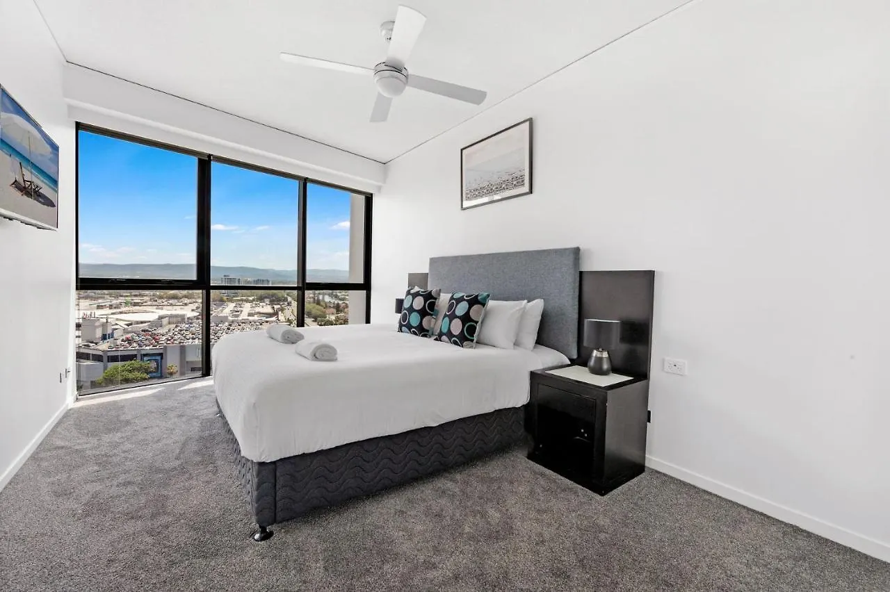 Fresh & Modern 2 Bedroom Apartment In Sierra Grand - Coasthm Gold Coast Australien
