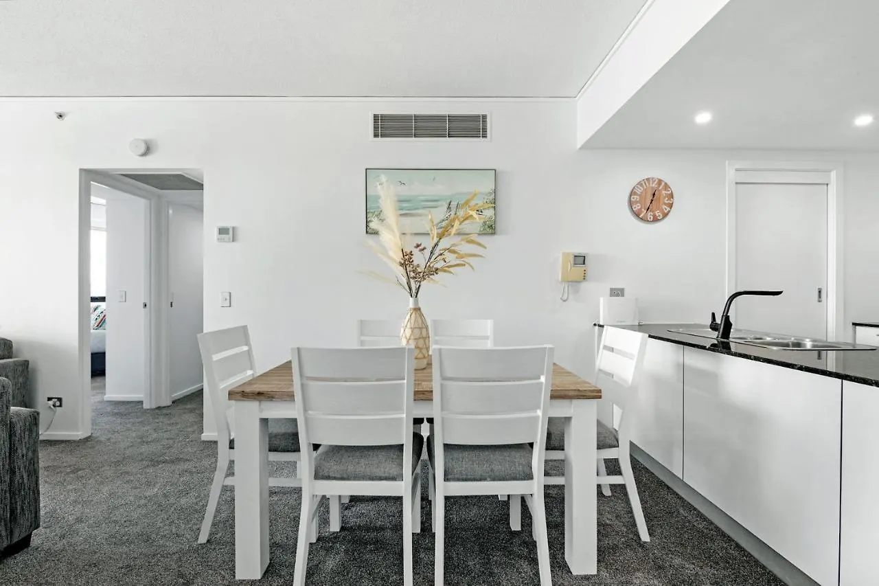 Fresh & Modern 2 Bedroom Apartment In Sierra Grand - Coasthm Gold Coast 0*,  Australia