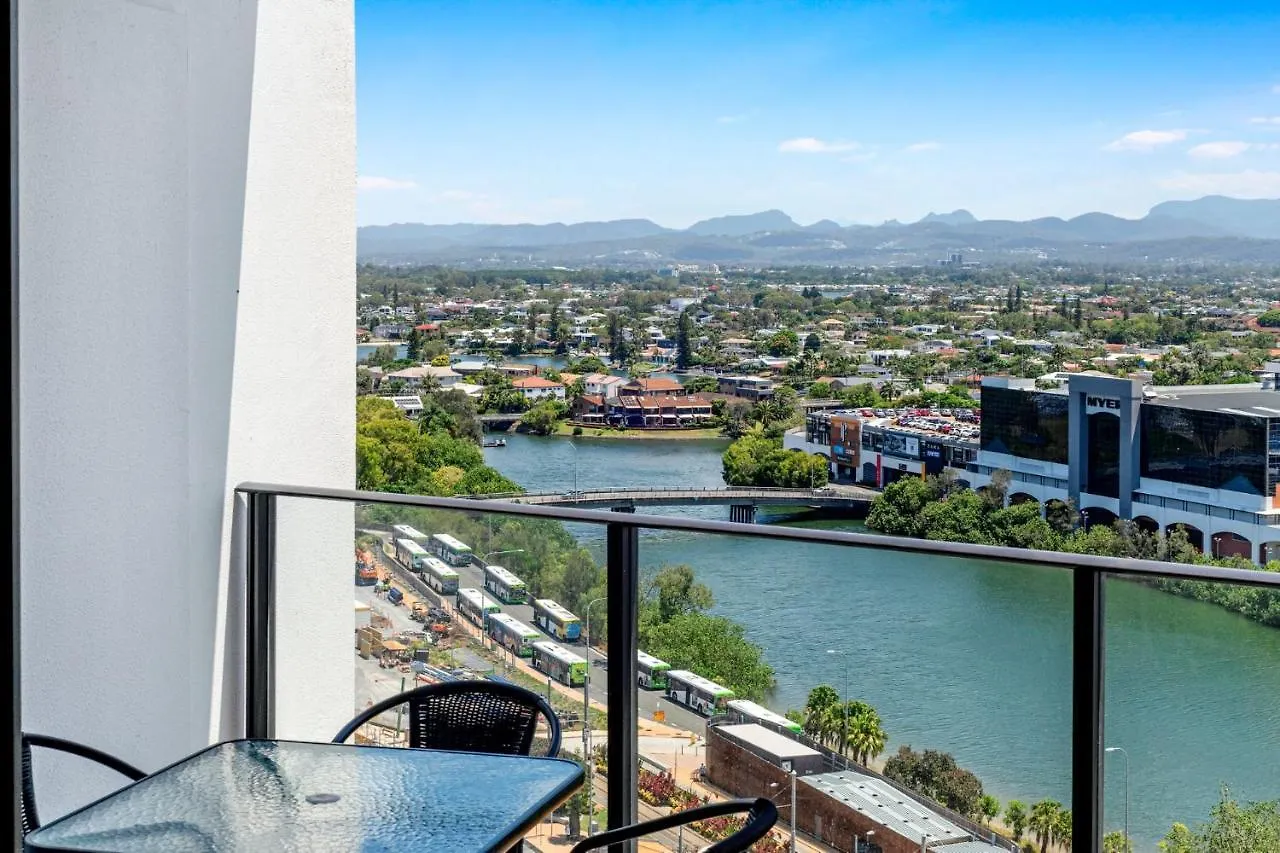 Fresh & Modern 2 Bedroom Apartment In Sierra Grand - Coasthm Gold Coast