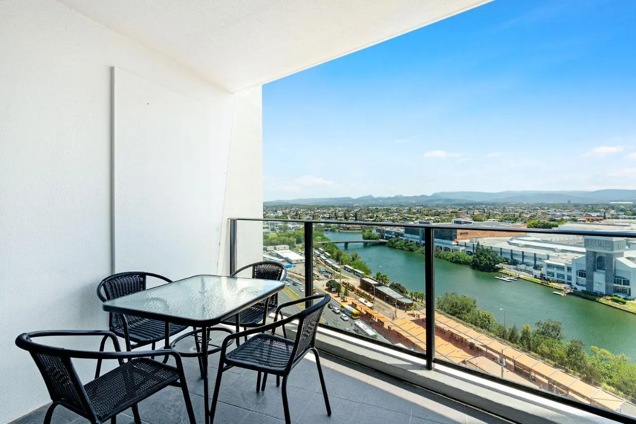 Fresh & Modern 2 Bedroom Apartment In Sierra Grand - Coasthm Gold Coast